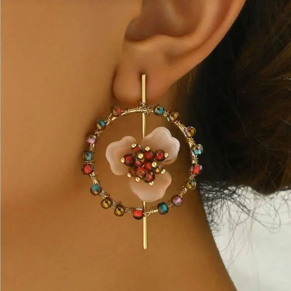 Elegant Floral Earrings R225